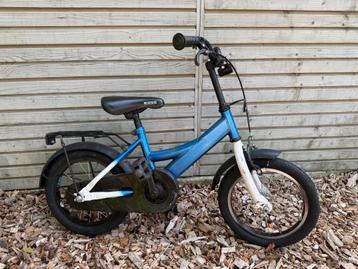 Kinderfietsje 14 inch + steunwieltjes beschikbaar voor biedingen