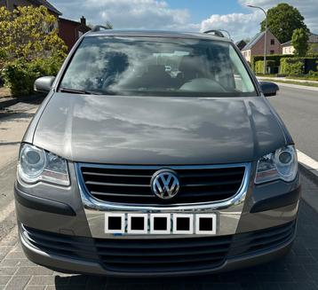 VW TOURAN 1.9 TDI €4 2008 Airco 2 sleutels 282000km 3500€, Auto's, Particulier, Te koop, Touran