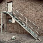 Gehalvaniseerde trap met bordes, Enlèvement, Comme neuf, Escalier