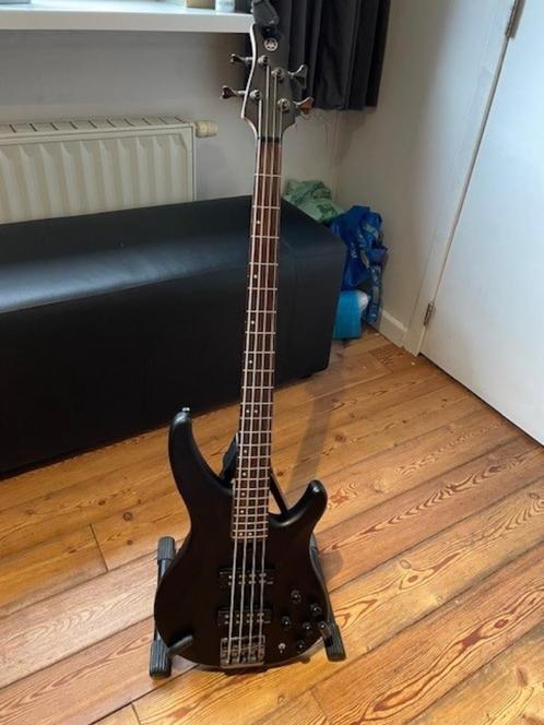 À vendre : Guitare basse Yamaha TRBX504 + ampli Hartke HD50, Musique & Instruments, Instruments à corde | Guitares | Basses, Comme neuf