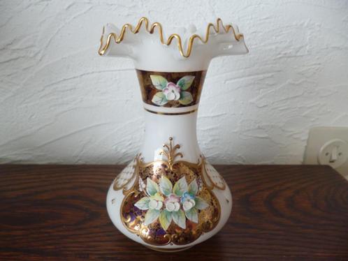 Antieke opaline vaas, met fijne gouden rand., Antiek en Kunst, Antiek | Vazen, Ophalen of Verzenden