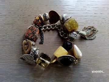 Bracelets, bracelets, toutes sortes de nouveautés