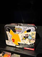 Pokemon collectors chest celebrations, Hobby en Vrije tijd, Verzamelkaartspellen | Pokémon, Ophalen of Verzenden, Zo goed als nieuw
