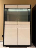 Hulsta now vitrinekast met led verlichting, Huis en Inrichting, Ophalen, Zo goed als nieuw