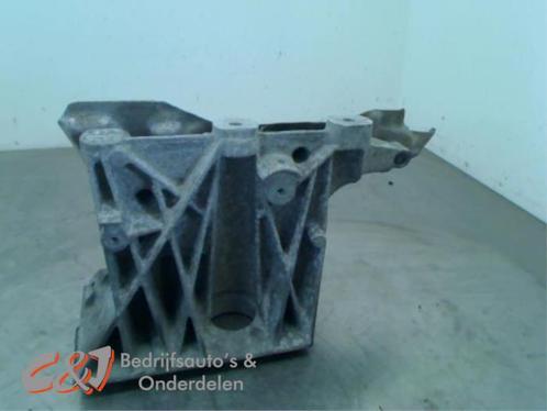 Steun dieselpomp van een Opel Vivaro, Auto-onderdelen, Carrosserie, Opel, Gebruikt, 3 maanden garantie, Ophalen of Verzenden