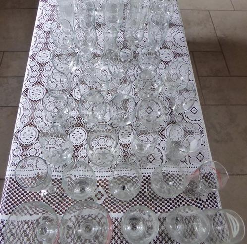 Doos glazen ( 50 stuks ), Verzamelen, Glas en Drinkglazen, Zo goed als nieuw, Ophalen