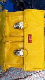 Kleuterboekentasjes, Ophalen