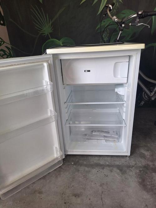 Koelkast met vriesvak IKEA LAGAN (Gistel 8470), Elektronische apparatuur, Koelkasten en IJskasten, Met vriesvak, Ophalen