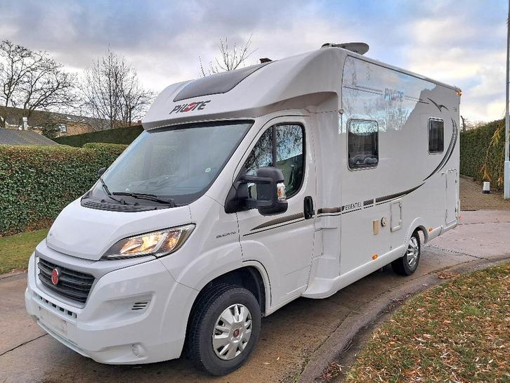 Pilote slechts 48000km 6.5meter Queensbed splinternieuwe sta, Caravanes & Camping, Camping-cars, Particulier, jusqu'à 4, Semi-intégral