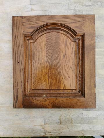 eiken deurtje beschikbaar voor biedingen