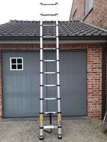 telechopische ladder beschikbaar voor biedingen