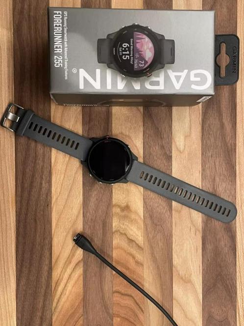 Garmin Forerunner 255, Handtassen en Accessoires, Sporthorloges, Zo goed als nieuw, GPS, Waterdicht, Ophalen of Verzenden