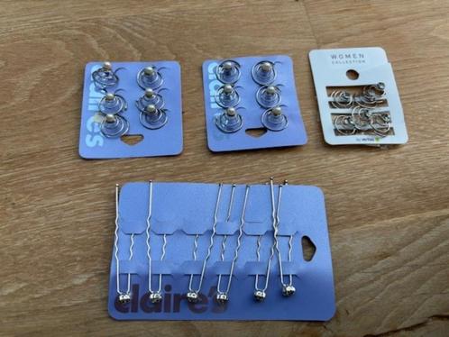 Spiraalvorminge spelden (curlies) met pareltjes en strass, Handtassen en Accessoires, Uiterlijk | Haarverzorging, Zo goed als nieuw