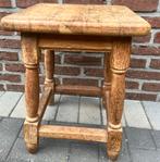 Stoeltje in vol eik vierkant L:34 x B 34 x H 48 cm, Enlèvement