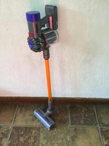 Dyson kinderstofzuiger beschikbaar voor biedingen