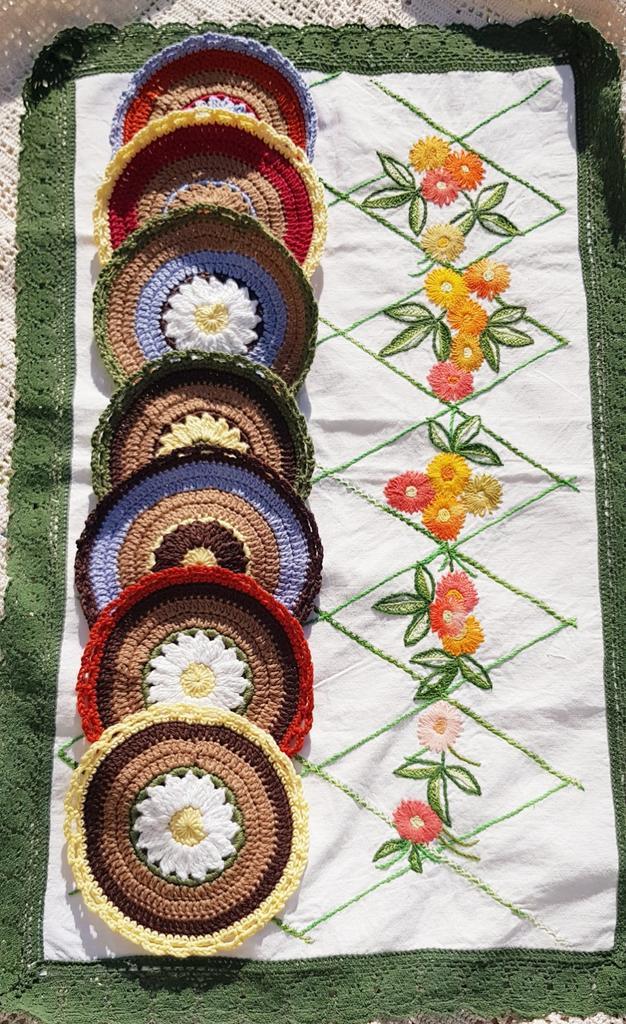 Napperons 🌻fleurs au crochet 🌻( faits main), Maison & Meubles, Nappes, Neuf, Autour de, Intérieur, Enlèvement ou Envoi