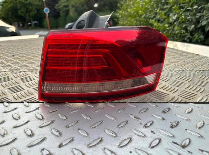 Feu arrière droit LED VW Passat châssis B8 ph.1 année 2015-1, Auto-onderdelen, Verlichting, Volkswagen, Gebruikt, Ophalen of Verzenden