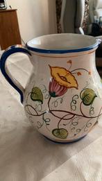 Vase cruche  signée  Castelli peint à la main, Antiquités & Art