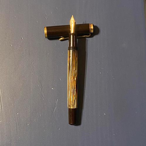 Pelikan 400, schildpad, veertiende eeuw, F-fijn, rond 1950, Verzamelen, Pennenverzamelingen, Zo goed als nieuw, Vulpen, Overige merken