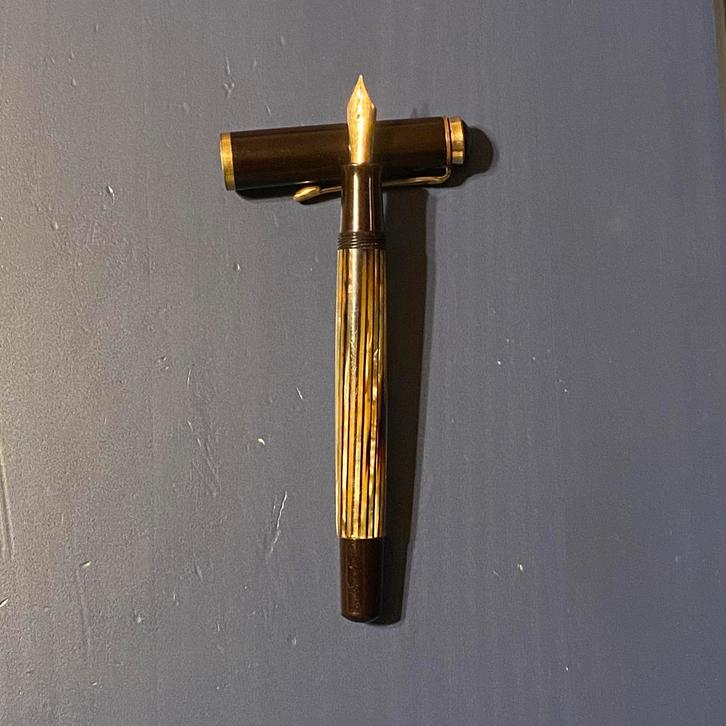 Pelikan 400, schildpad, veertiende eeuw, F-fijn, rond 1950, Verzamelen, Pennenverzamelingen, Zo goed als nieuw, Vulpen, Overige merken