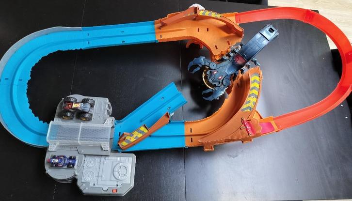 Hot wheels autobaan, Kinderen en Baby's, Speelgoed | Racebanen, Zo goed als nieuw, Racebaan, Elektrisch, Hot Wheels, Zelf te bouwen