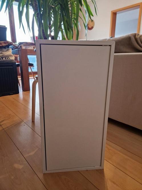 Eket tablette/porte blanc, Huis en Inrichting, Woonaccessoires | Etagères, Gebruikt, Ophalen