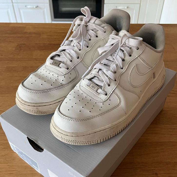 Nike Air Force 1 ‘07 Blanches – Pointure taille 43, Vêtements | Hommes, Chaussures, Porté, Baskets, Blanc, Enlèvement ou Envoi