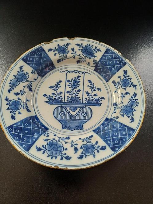 18de eeuws Delfts bord, Antiek en Kunst, Antiek | Keramiek en Aardewerk, Ophalen of Verzenden