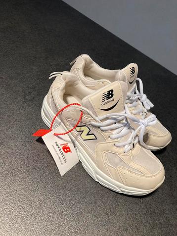 New balance maat 39 NIEUW !!!! disponible aux enchères