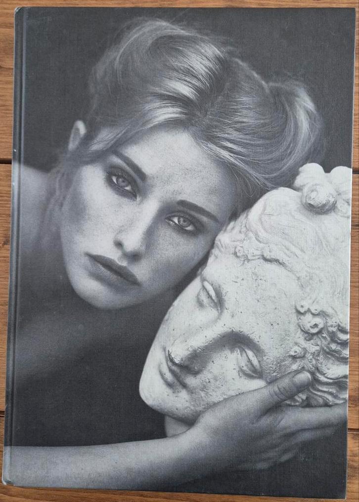 Timeless Beauty - door de lens van Marc Lagrange, Boeken, Kunst en Cultuur | Fotografie en Design, Zo goed als nieuw, Ophalen