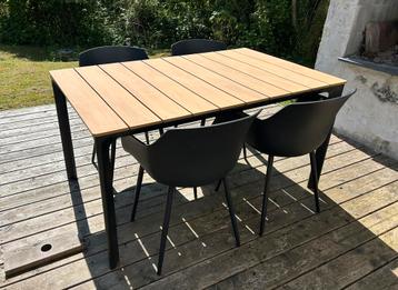 Table de jardin et 4 chaises de la marque Vinci  beschikbaar voor biedingen