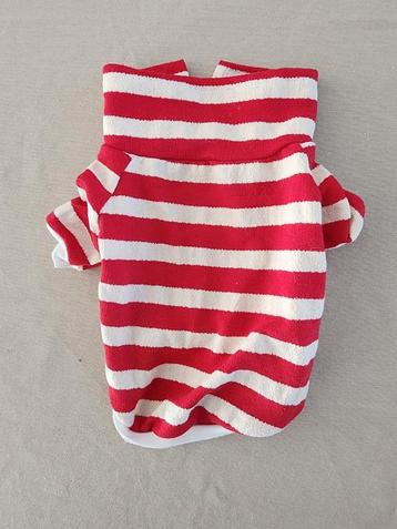 Kleding van klien hondje  . Alles 15€ beschikbaar voor biedingen
