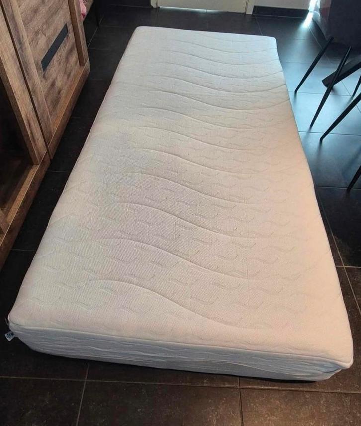 NIEUW 1 persoonsmatras, Huis en Inrichting, Slaapkamer | Matrassen en Bedbodems, Zo goed als nieuw, Ophalen