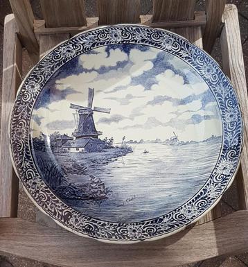Delfts blauw bord en klomp beschikbaar voor biedingen