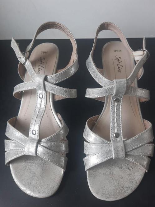 Schoentjes / Sandaaltjes Zilver Maat 39, Kleding | Dames, Schoenen, Zo goed als nieuw, Schoenen met lage hakken, Grijs, Ophalen of Verzenden