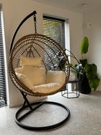 Hangstoel rotan met voet, Ophalen, Zo goed als nieuw, Binnen, Met standaard