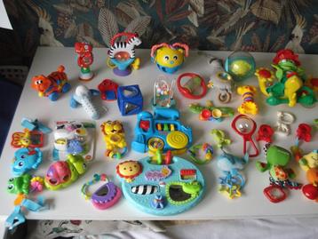 30 stuks babyspeelgoed beschikbaar voor biedingen