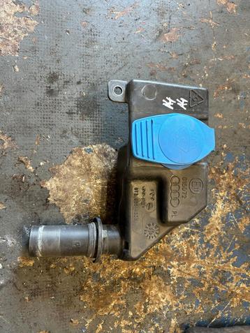 Audi A4 (B8) Ruitensproeiertank 8T2955463B beschikbaar voor biedingen
