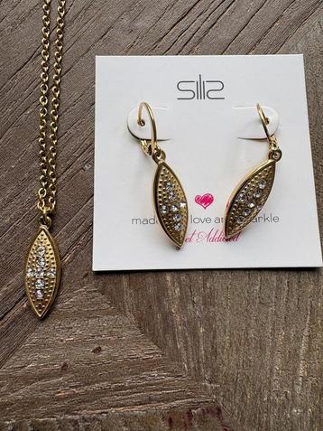 Silis setje: ketting+oorbellen beschikbaar voor biedingen
