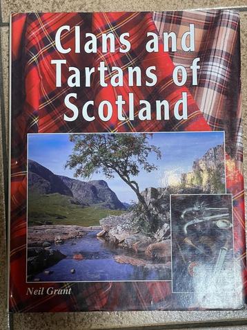 Clans and Tartans of Scotland beschikbaar voor biedingen