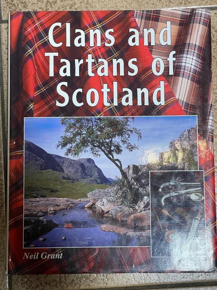 Clans et tartans d'Écosse, Livres, Politique & Société, Utilisé, Société, Enlèvement ou Envoi