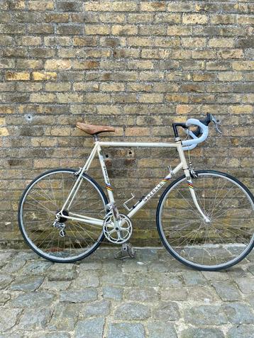 Retro koersfiets gazelle beschikbaar voor biedingen