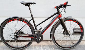 Gravel/Trekking Cube SL ROAD PRO comme neuf P530€0489813734 beschikbaar voor biedingen