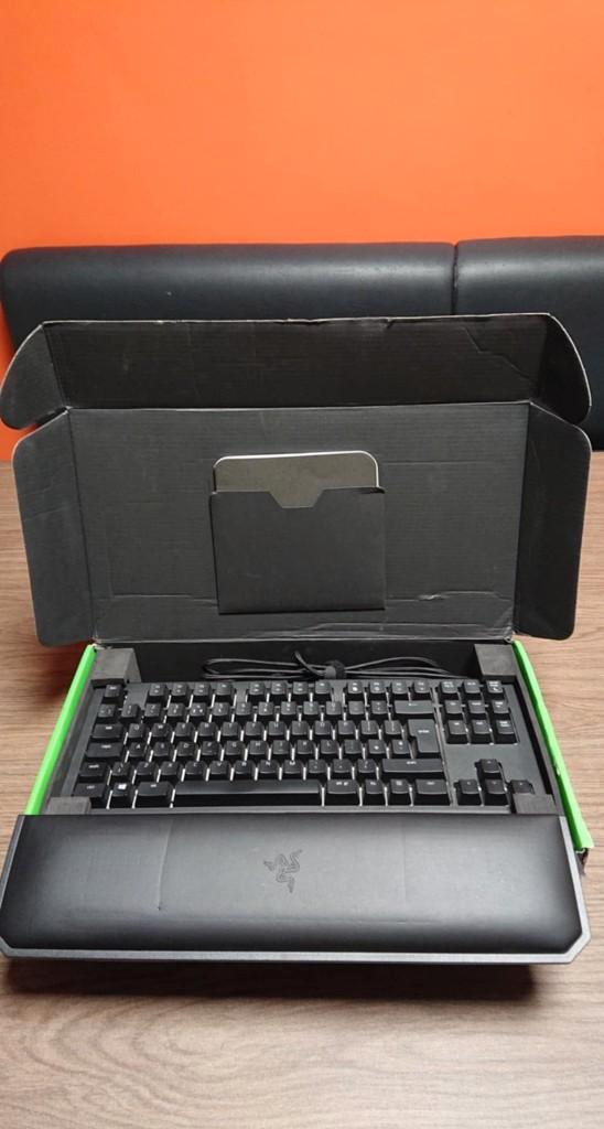 GGaming toetsenbord Razer BlackWidow Chroma V2, Computers en Software, Toetsenborden, Zo goed als nieuw, Qwerty, Bedraad, Ergonomisch