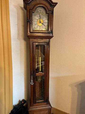 Montre ancienne en état de marche, Enlèvement