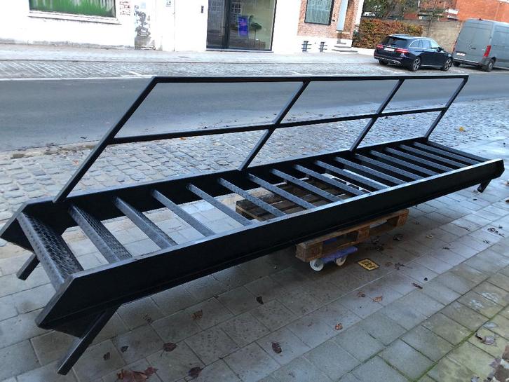 industriële trap zwart 17 treden zwaar model, zeer stevig, Doe-het-zelf en Bouw, Ladders en Trappen, Trap, Ophalen