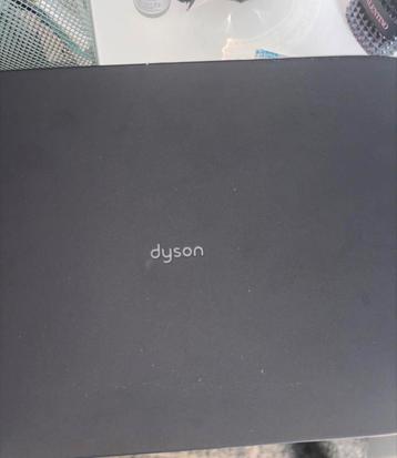 Dyson beschikbaar voor biedingen