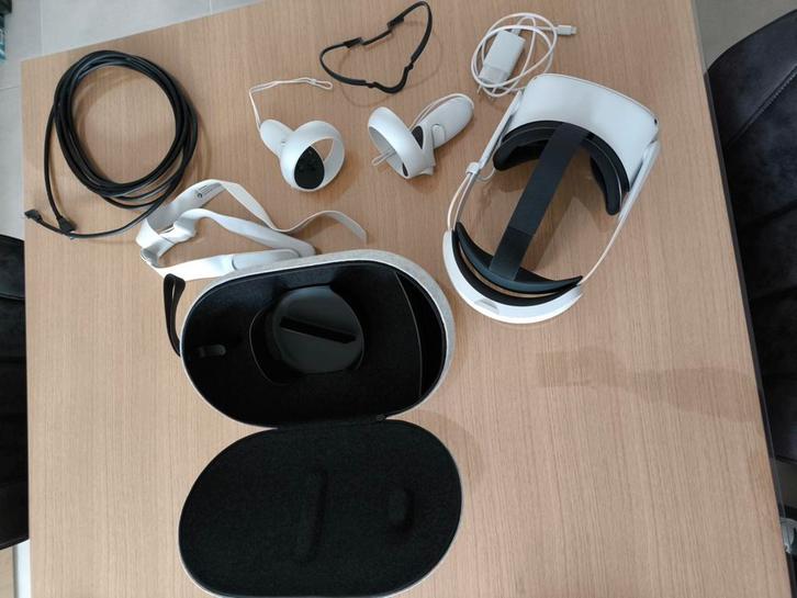 Oculus quest 2 + battery pack, Games en Spelcomputers, Virtual Reality, Zo goed als nieuw, Ophalen