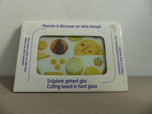 Glazen snijplankje voor kaas / brood - nieuw, Huis en Inrichting, Keuken | Servies, Nieuw, Overige typen, Glas, Ophalen of Verzenden