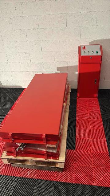 Brug, schaar, hoogte 1,85 m 220 V 3,5 ton beschikbaar voor biedingen